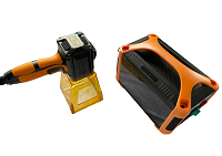 20w 30w 50w mini eskuko eramangarria mahaigaineko metalezko xafla plaka grabatzeko makina